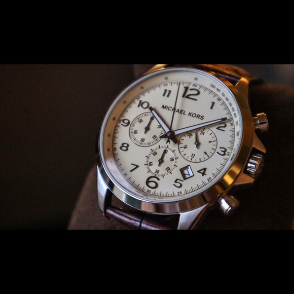Michael Kors Leather Chronograph Watch NWT - Picture 3 of 8